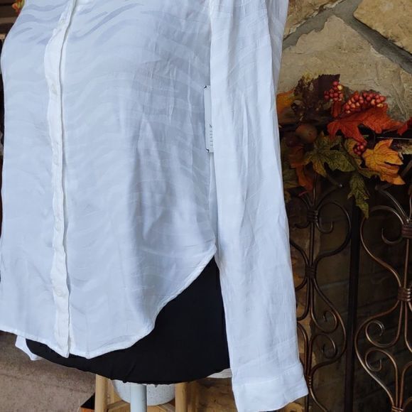 Bella Dahl White Animal Print Long‎ Sleeve Blouse Sz XS - Picture 3 of 12